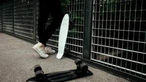 Featured image for 7 Fun Hoverboard Tricks Stunts You Can Master in 2025